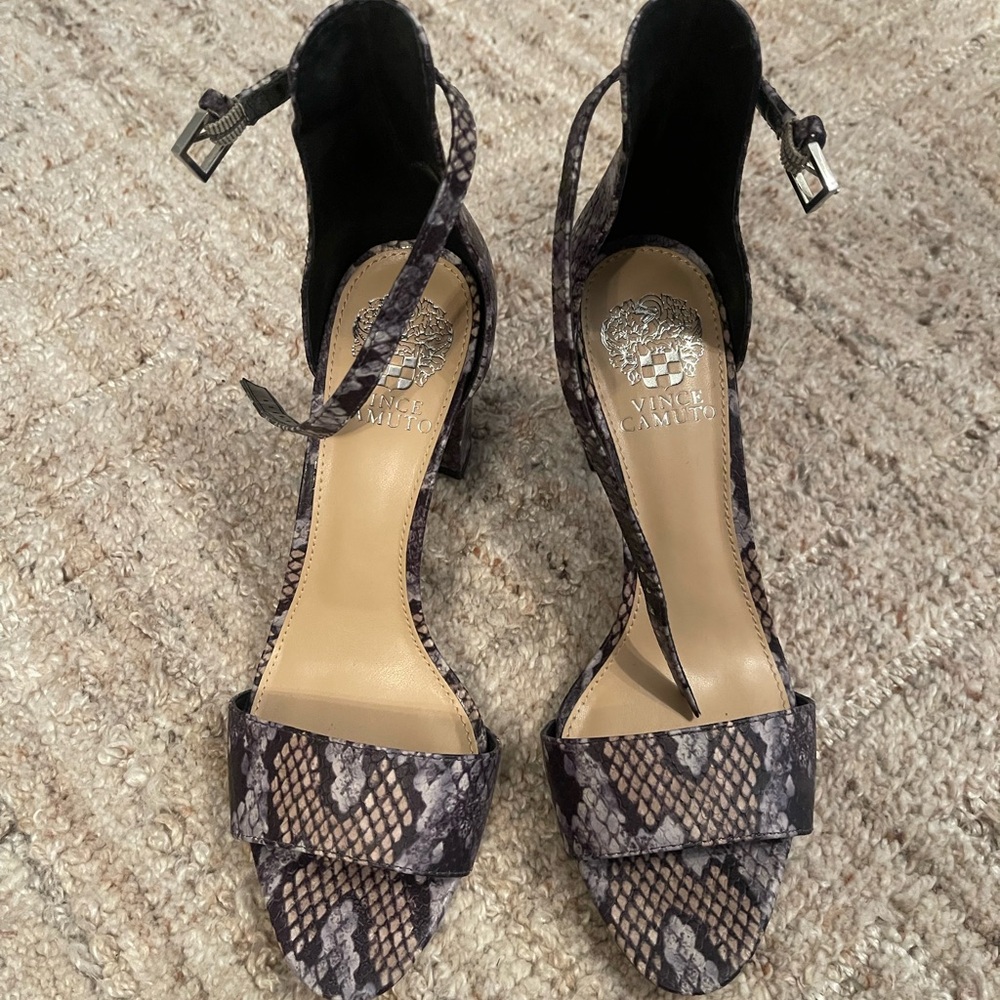 Vince Camuto Black and Tan Heels with Snakeskin Pattern